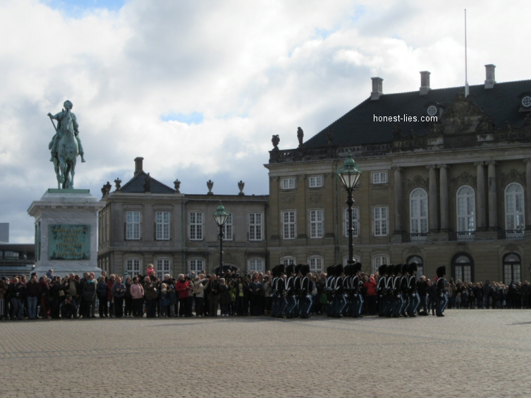 Changing of the guards at Ameliaborg Palace
